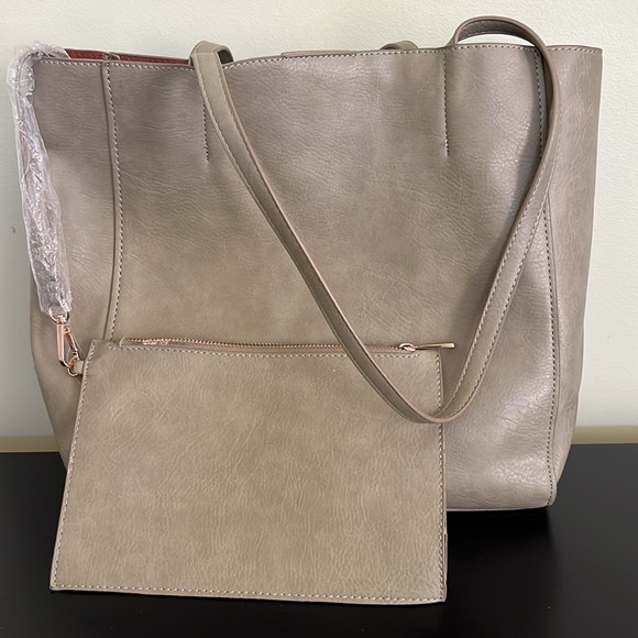 Handbags - Olive green shoulder tote and pouch